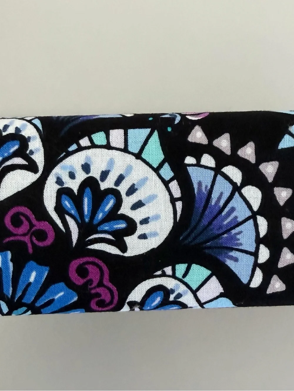 NWT Vera Bradley Clamshell Readers Case with Bramble Pattern